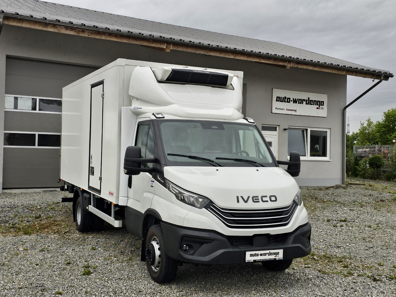 Iveco Daily 70C18 Kühlkoffer LBW BÃR - Chladiarenská dodávka: obrázok 1 Iveco Daily 70C18 Kühlkoffer LBW BÃR - Chladiarenská dodávka: obrázok 1