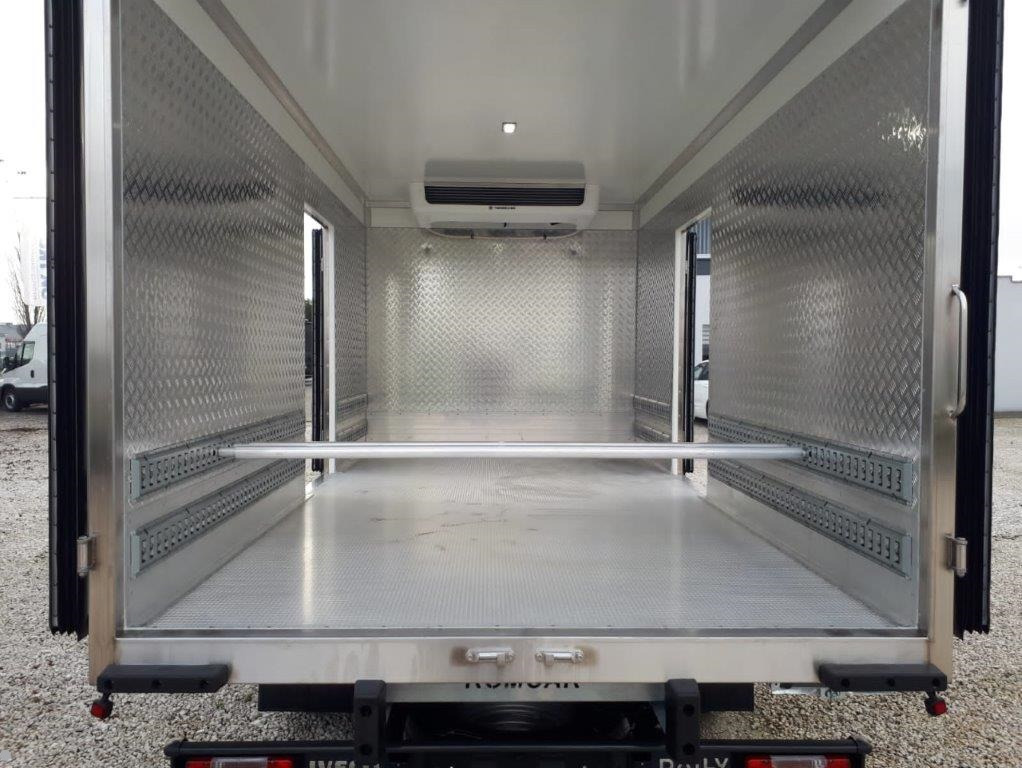 Iveco Daily 70C21A8 Tiefkühkoffer -18°C - Chladiarenská dodávka: obrázok 2 Iveco Daily 70C21A8 Tiefkühkoffer -18°C - Chladiarenská dodávka: obrázok 2