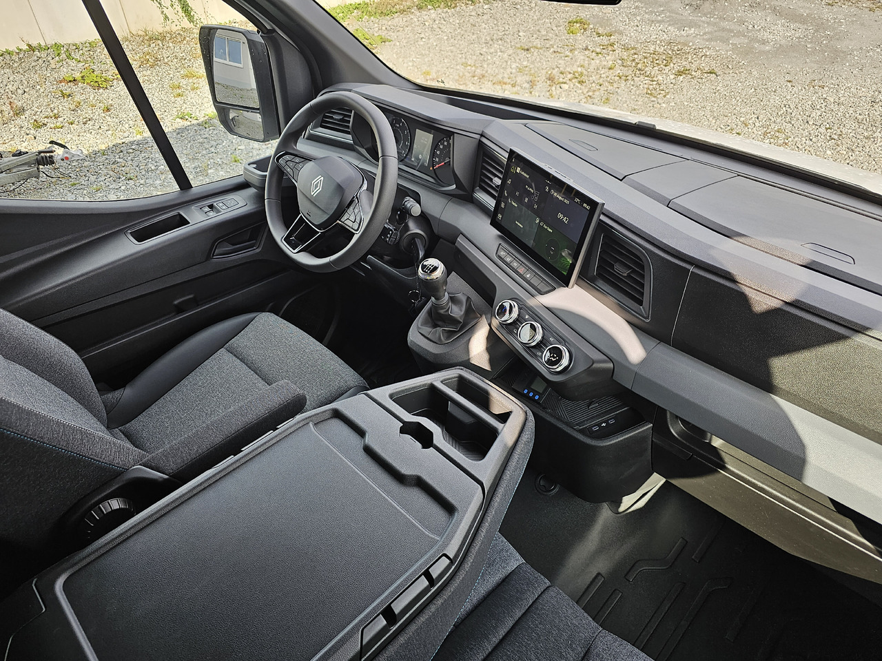 Renault Master 170 8PAL Schlafkabine Webasto - Plachtová dodávka: obrázok 4 Renault Master 170 8PAL Schlafkabine Webasto - Plachtová dodávka: obrázok 4