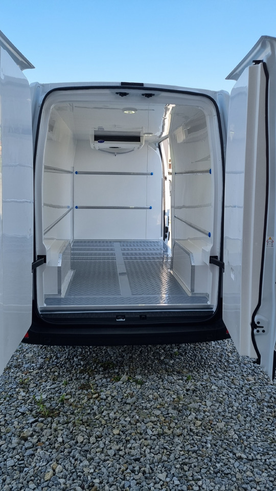Renault Master L3H2 Tiefkühlkasten -18°C - Chladiarenská dodávka: obrázok 2 Renault Master L3H2 Tiefkühlkasten -18°C - Chladiarenská dodávka: obrázok 2