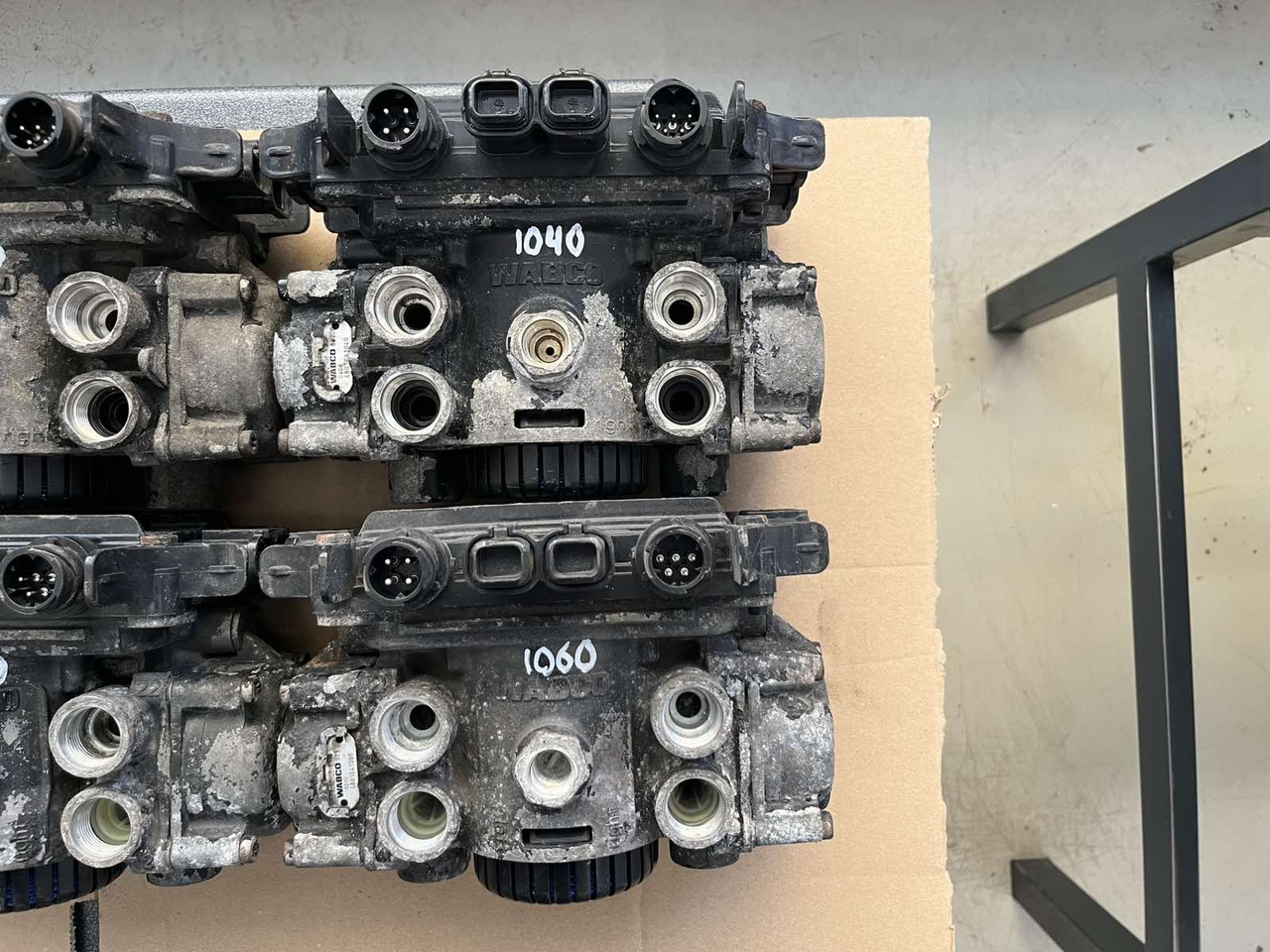 EBS AXLE MODULATOR 2 MAN TGA-TGM-TGL - Diely bŕzd pre Nákladné auto: obrázok 4 EBS AXLE MODULATOR 2 MAN TGA-TGM-TGL - Diely bŕzd pre Nákladné auto: obrázok 4