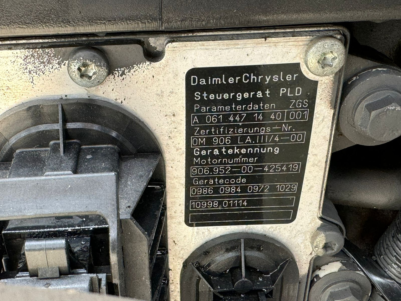 ENGINE MERCEDES ECONIC OM906LA EURO 3 280PS - Motor: obrázok 5 ENGINE MERCEDES ECONIC OM906LA EURO 3 280PS - Motor: obrázok 5