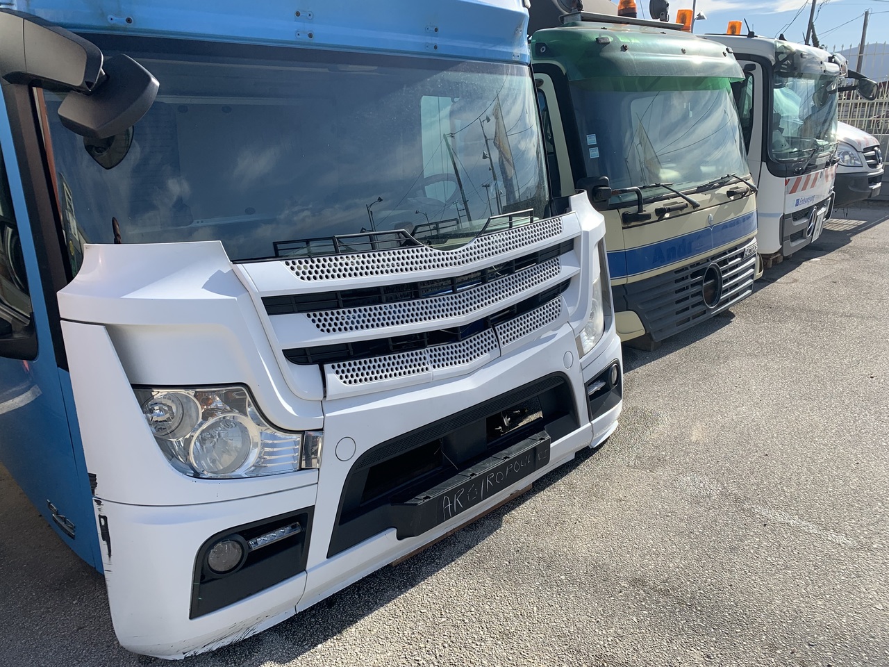 FRONT BUMPER ACTROS MP4 BIG SPACE - Nárazník pre Nákladné auto: obrázok 4 FRONT BUMPER ACTROS MP4 BIG SPACE - Nárazník pre Nákladné auto: obrázok 4