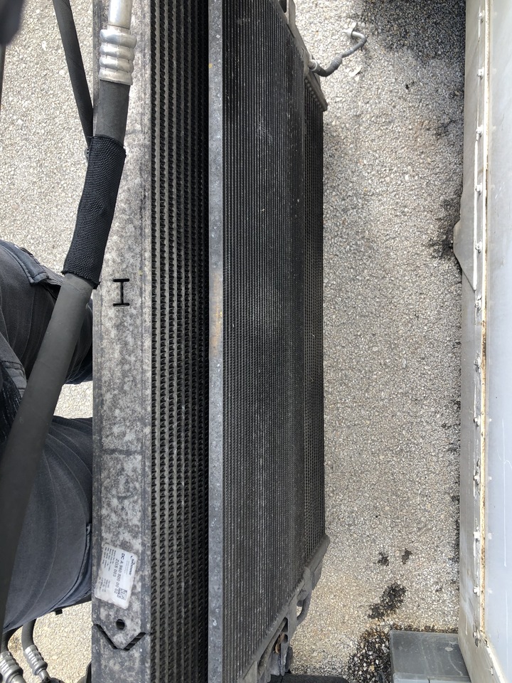 RADIATOR,INTERCOOLER,ADBLUE CONTAINER ACTROS MP4 - Chladič pre Nákladné auto: obrázok 5 RADIATOR,INTERCOOLER,ADBLUE CONTAINER ACTROS MP4 - Chladič pre Nákladné auto: obrázok 5