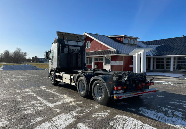 Volvo FM460 6X4 KOUKKUAUTO - Hákový nosič kontajnerov: obrázok 2 Volvo FM460 6X4 KOUKKUAUTO - Hákový nosič kontajnerov: obrázok 2