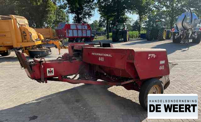 International 440 - Lis na hranaté balíky: obrázok 5 International 440 - Lis na hranaté balíky: obrázok 5