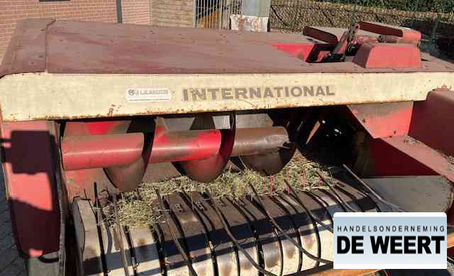 International 440 - Lis na hranaté balíky: obrázok 3 International 440 - Lis na hranaté balíky: obrázok 3