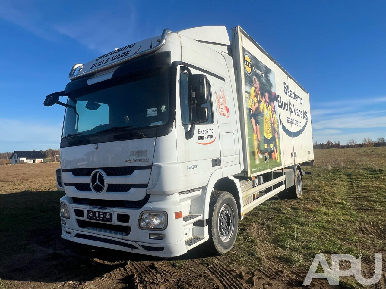 Skříňový nákladní auto Mercedes Actros 1832: obrázok 12 Skříňový nákladní auto Mercedes Actros 1832: obrázok 12