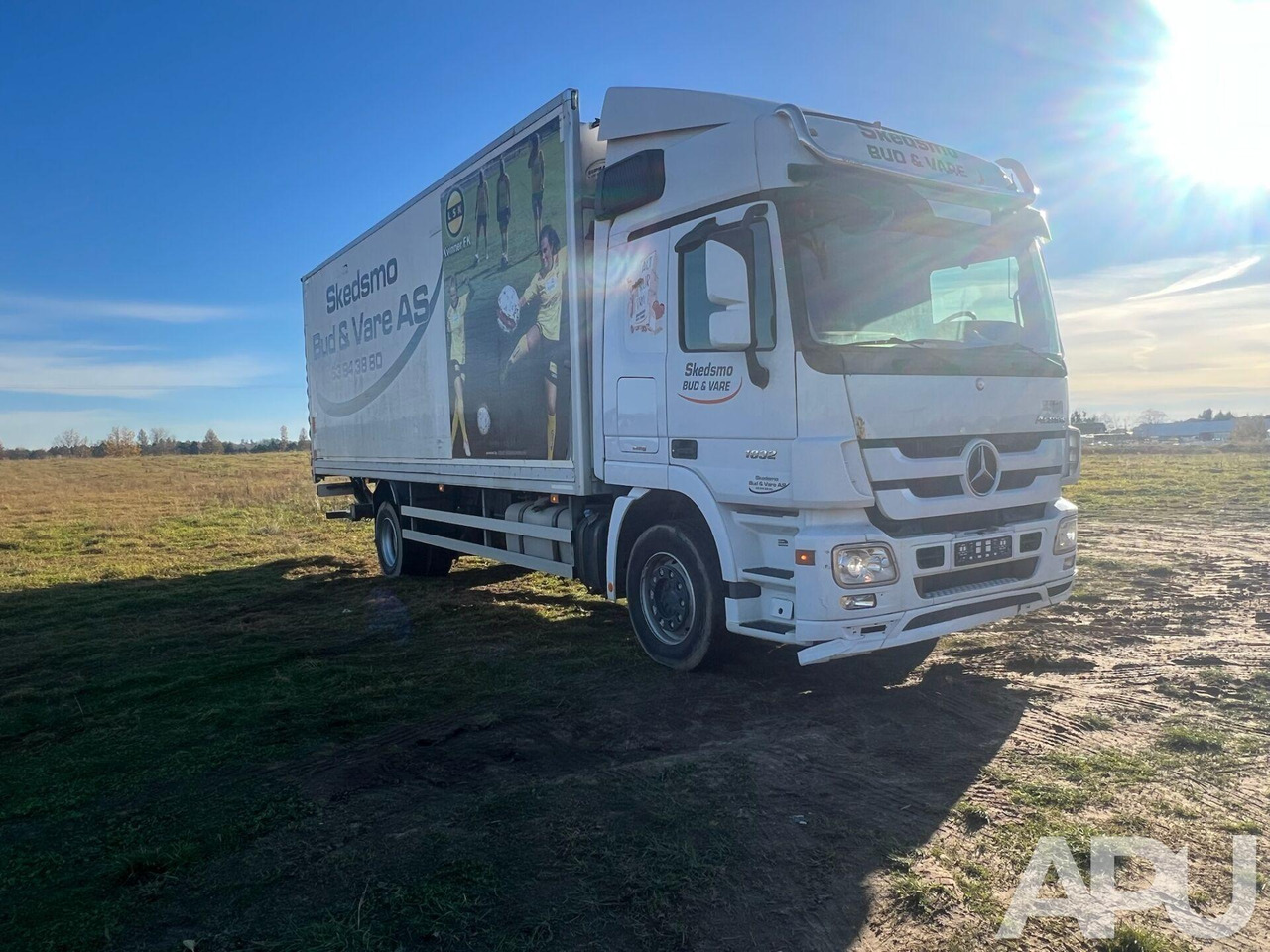 Skříňový nákladní auto Mercedes Actros 1832: obrázok 9 Skříňový nákladní auto Mercedes Actros 1832: obrázok 9