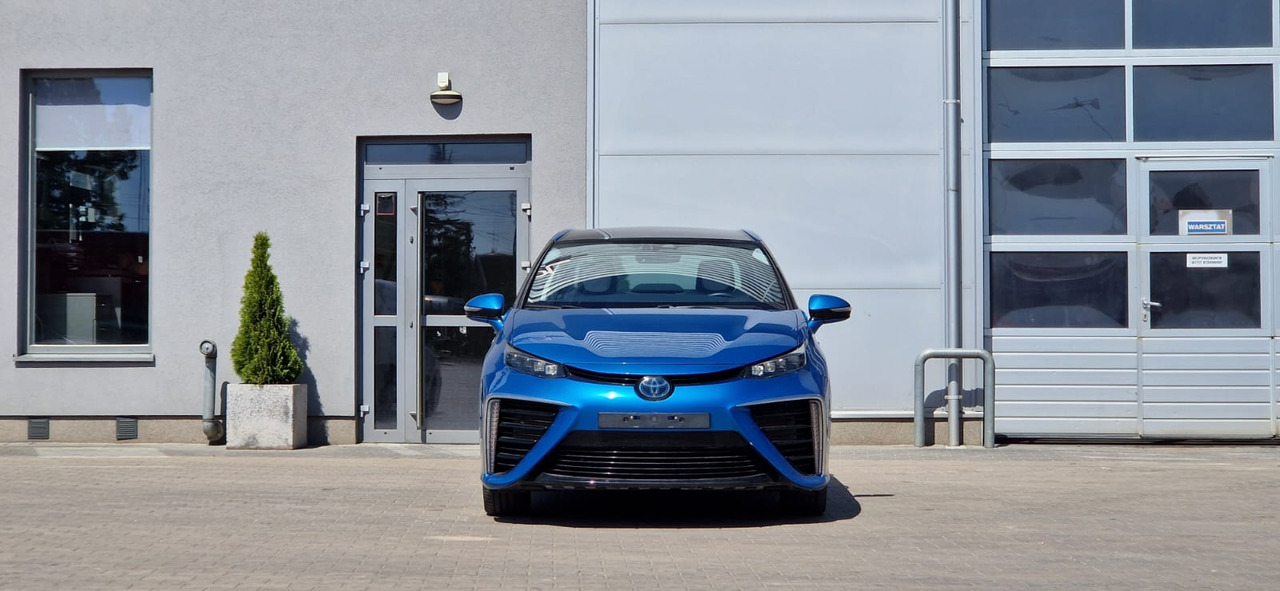 Toyota Mirai - Sedan: obrázok 4 Toyota Mirai - Sedan: obrázok 4