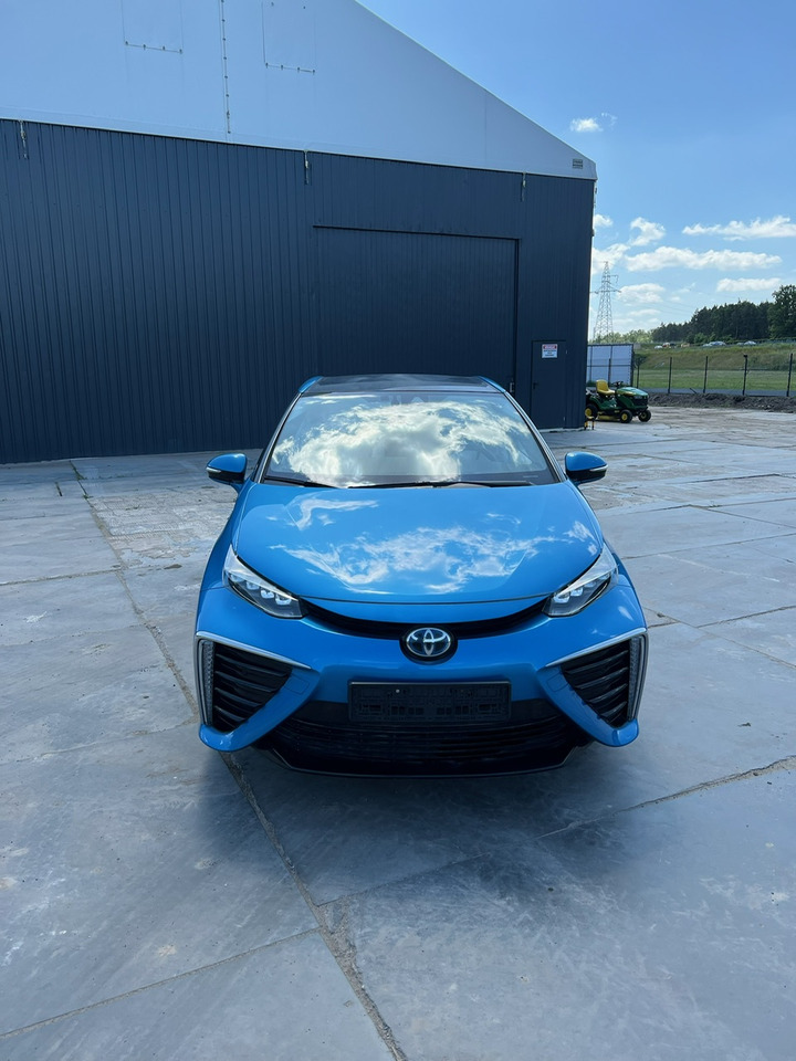 Toyota Mirai - Sedan: obrázok 3 Toyota Mirai - Sedan: obrázok 3