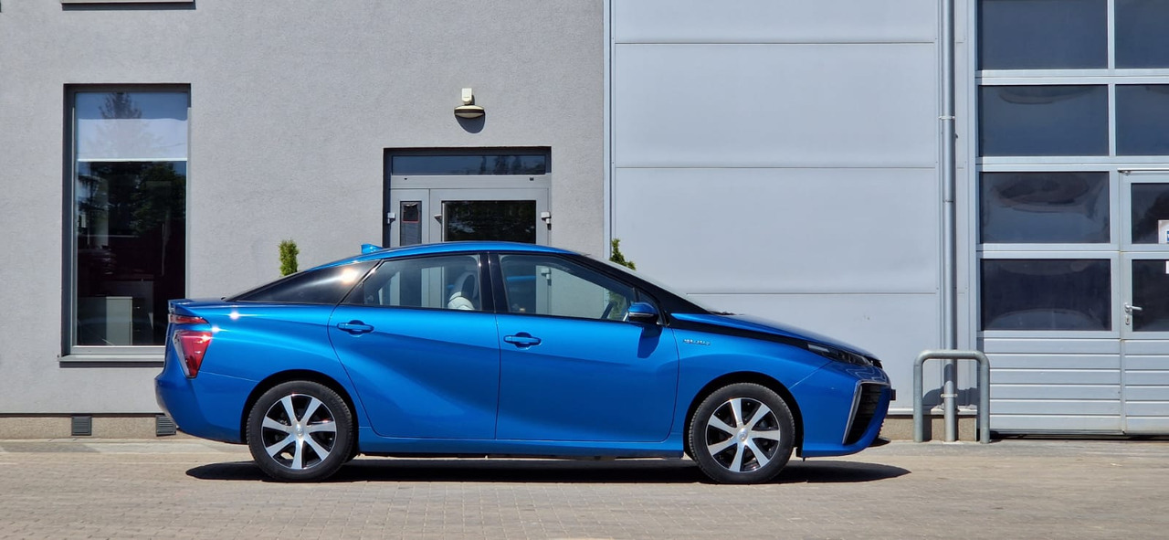 Toyota Mirai - Sedan: obrázok 3 Toyota Mirai - Sedan: obrázok 3