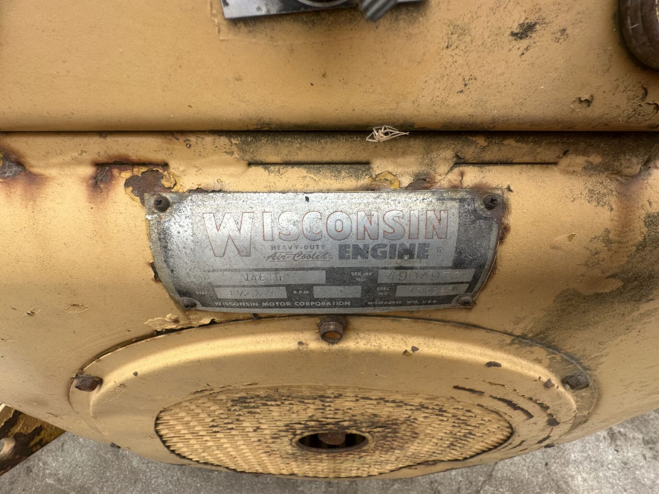 WISCONSIN ENGINE V461D poboczarka - Skrejper: obrázok 4 WISCONSIN ENGINE V461D poboczarka - Skrejper: obrázok 4