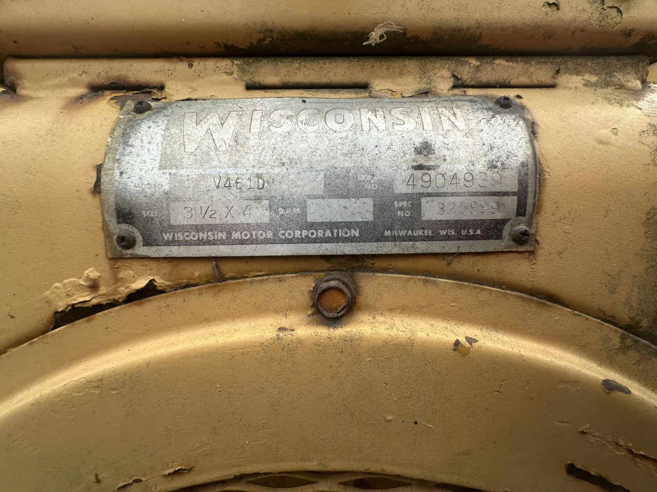 WISCONSIN ENGINE V461D poboczarka - Skrejper: obrázok 2 WISCONSIN ENGINE V461D poboczarka - Skrejper: obrázok 2