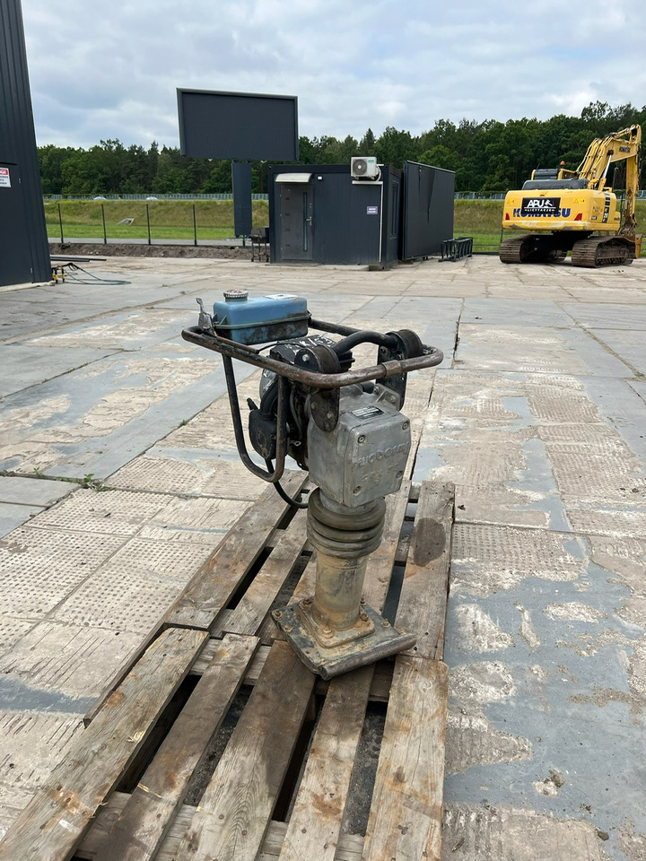 Ubijak WEBER MT SRX 65R-3 - Vibračné dusadlo: obrázok 5 Ubijak WEBER MT SRX 65R-3 - Vibračné dusadlo: obrázok 5