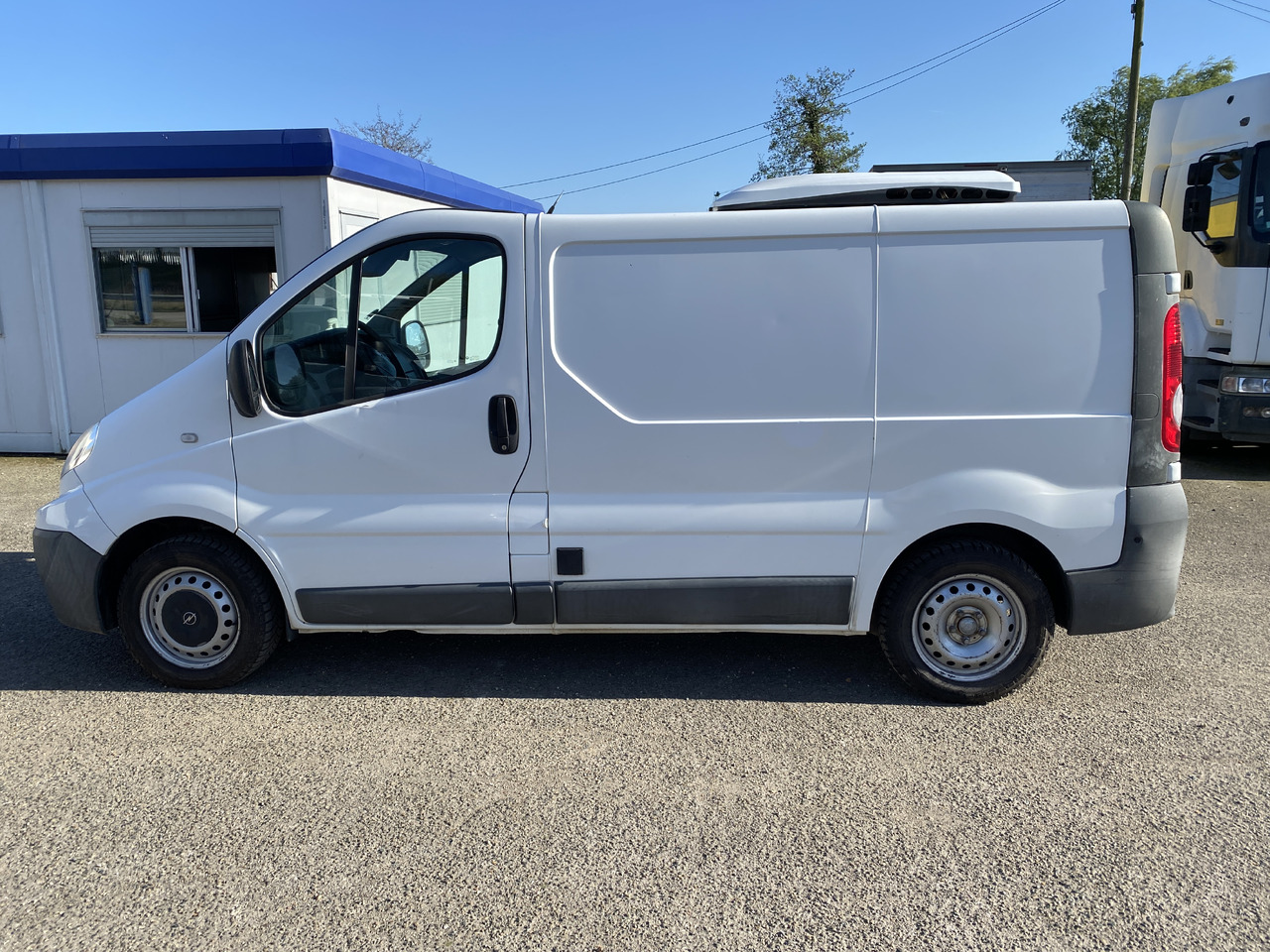 RENAULT trafic frigo - Chladiarenská dodávka: obrázok 4 RENAULT trafic frigo - Chladiarenská dodávka: obrázok 4