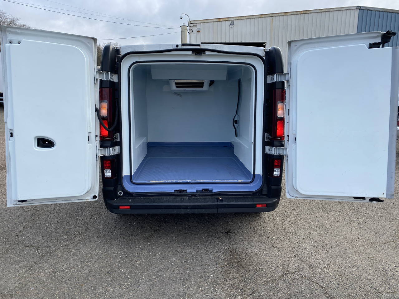 Renault Trafic - Chladiarenská dodávka: obrázok 5 Renault Trafic - Chladiarenská dodávka: obrázok 5
