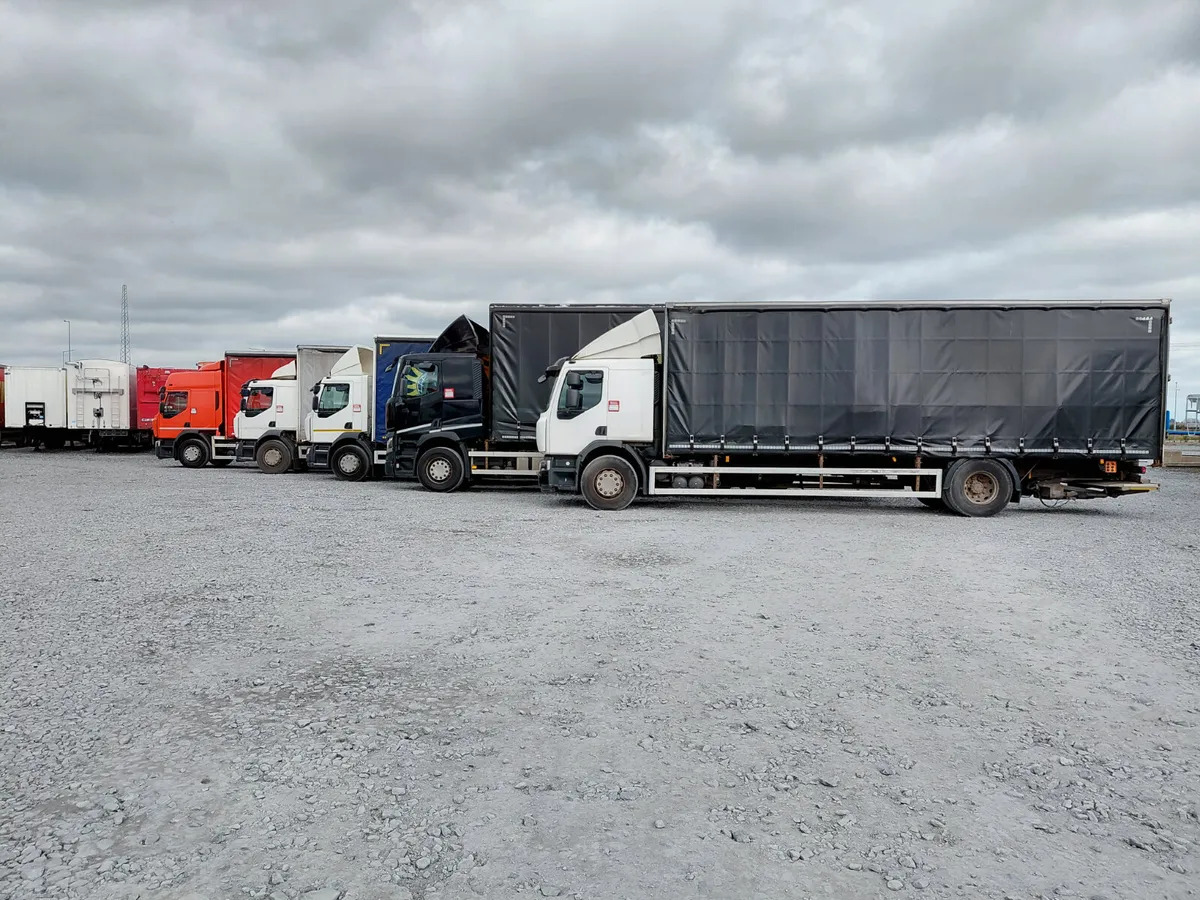2016 Renault D18 Curtainsider - Plachtové nákladné vozidlo: obrázok 5 2016 Renault D18 Curtainsider - Plachtové nákladné vozidlo: obrázok 5