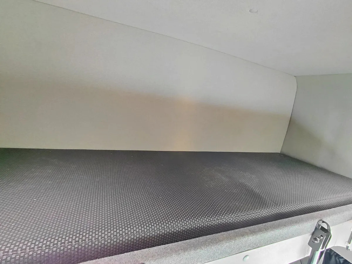 2017 Renault D12 4×2 Double Sleeper Curtainsider - Plachtové nákladné vozidlo: obrázok 2 2017 Renault D12 4×2 Double Sleeper Curtainsider - Plachtové nákladné vozidlo: obrázok 2