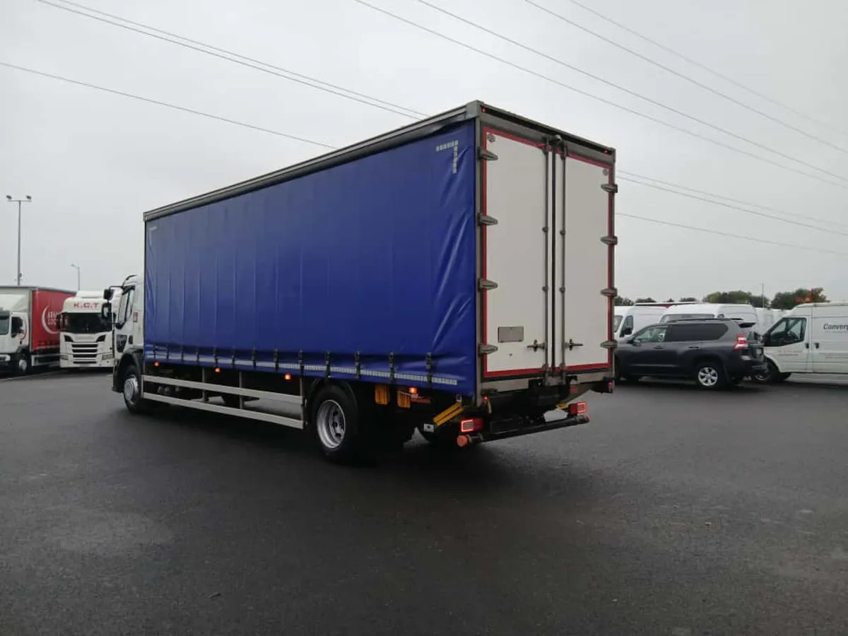 2020 Renault D18 Wide Curtainsider - Plachtové nákladné vozidlo: obrázok 5 2020 Renault D18 Wide Curtainsider - Plachtové nákladné vozidlo: obrázok 5