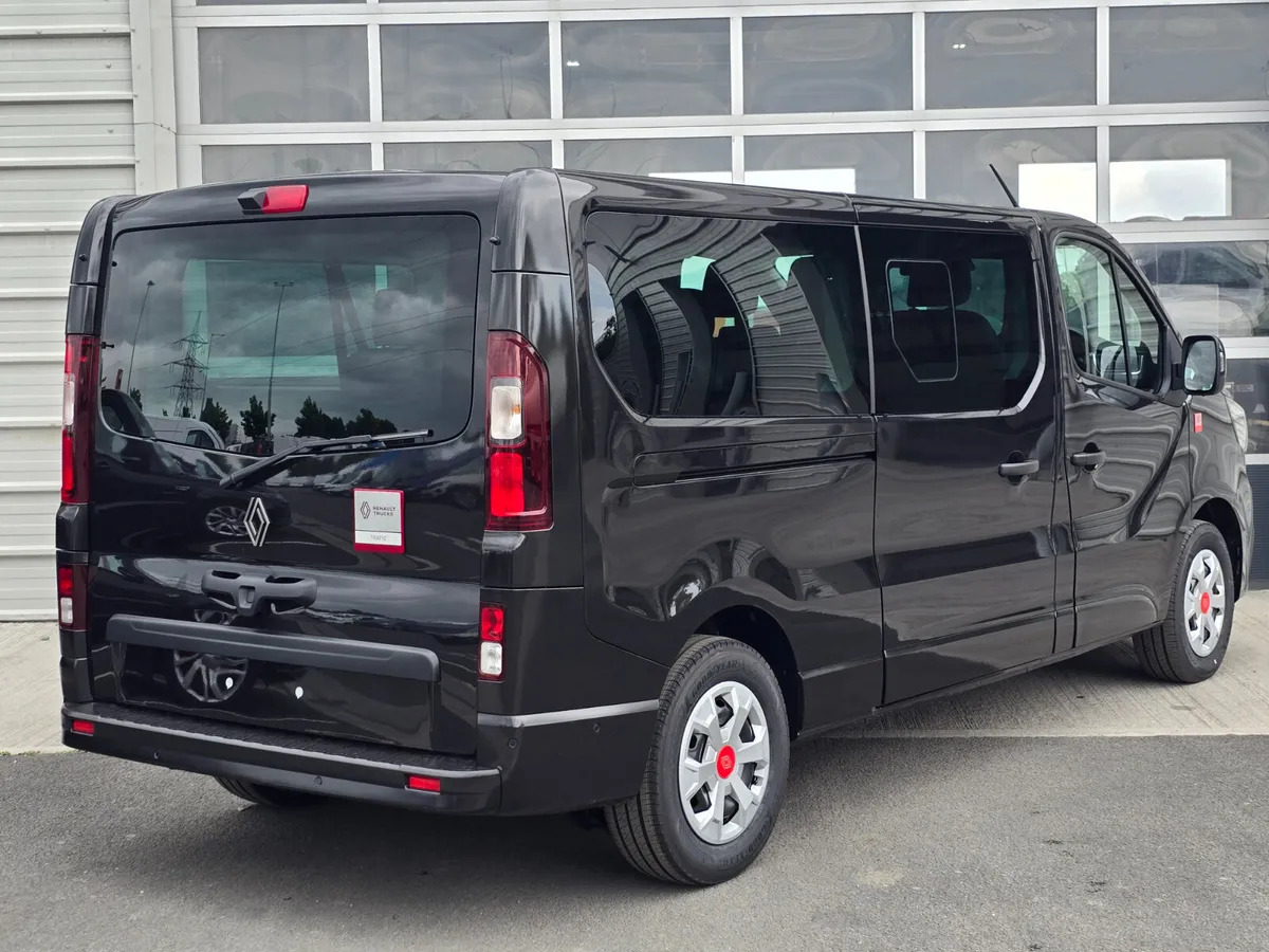 2025 Renault Trafic Combi 170BHP Auto - Mikrobus: obrázok 5 2025 Renault Trafic Combi 170BHP Auto - Mikrobus: obrázok 5