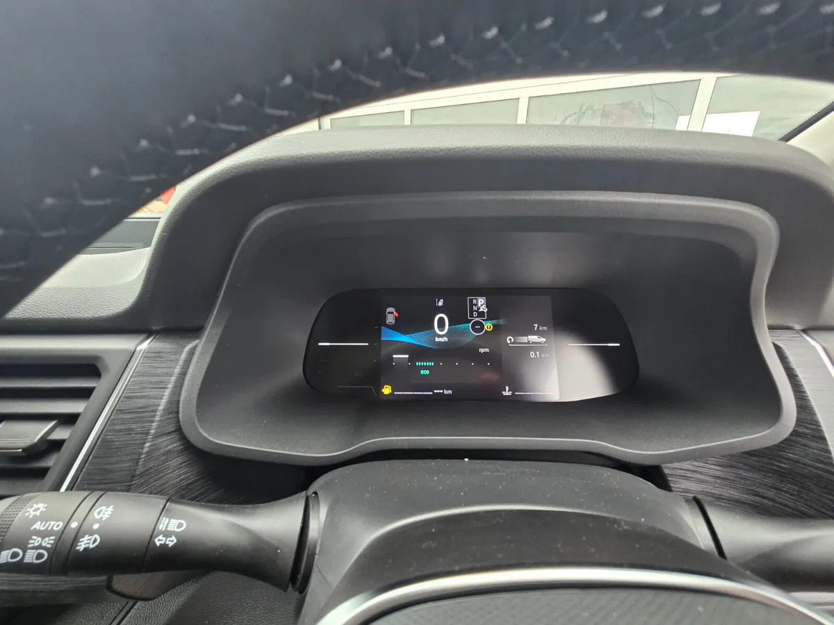 NEW Renault Trafic Exclusive 170BHP/150BHP Auto White - Furgon: obrázok 4 NEW Renault Trafic Exclusive 170BHP/150BHP Auto White - Furgon: obrázok 4