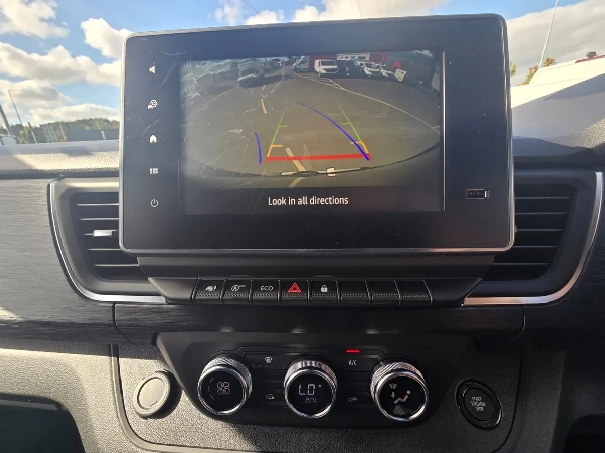 NEW Renault Trafic Exclusive 170BHP/150BHP Manual Black - Furgon: obrázok 5 NEW Renault Trafic Exclusive 170BHP/150BHP Manual Black - Furgon: obrázok 5