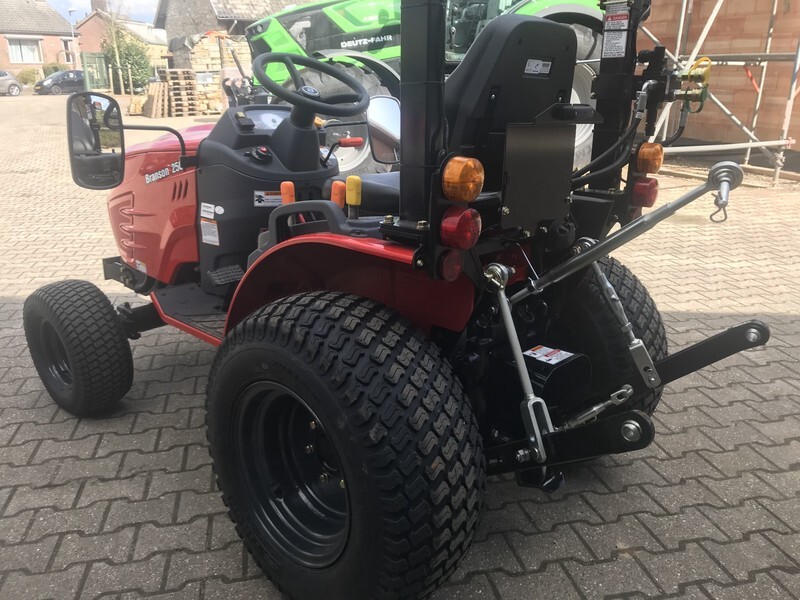 Branson 2505h tractor - Kompaktný traktor: obrázok 4 Branson 2505h tractor - Kompaktný traktor: obrázok 4