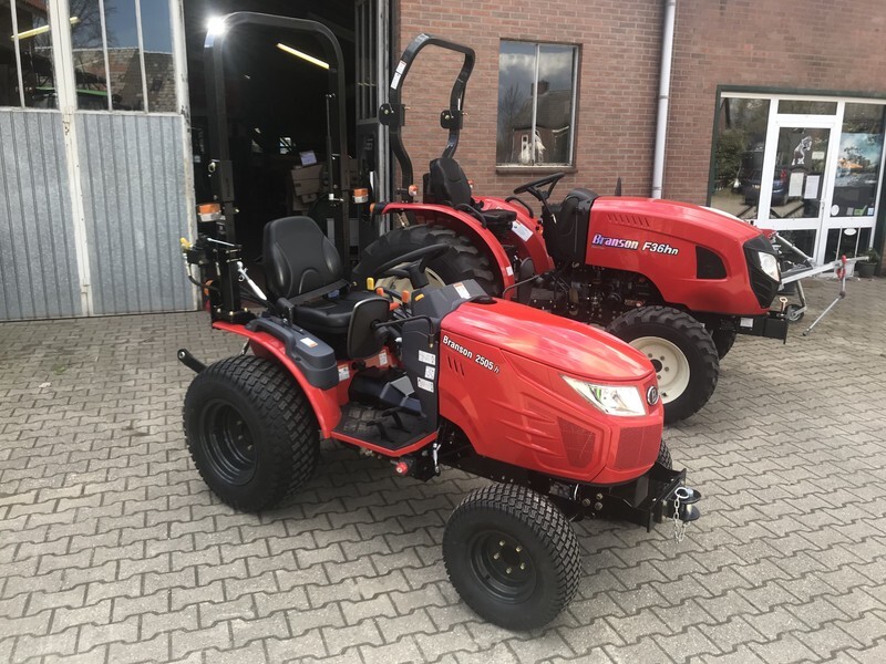 Branson 2505h tractor - Kompaktný traktor: obrázok 1 Branson 2505h tractor - Kompaktný traktor: obrázok 1