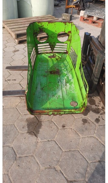 Deutz-Fahr 4006-5206 - Kapota pre Poľnohospodárske stroje: obrázok 2 Deutz-Fahr 4006-5206 - Kapota pre Poľnohospodárske stroje: obrázok 2