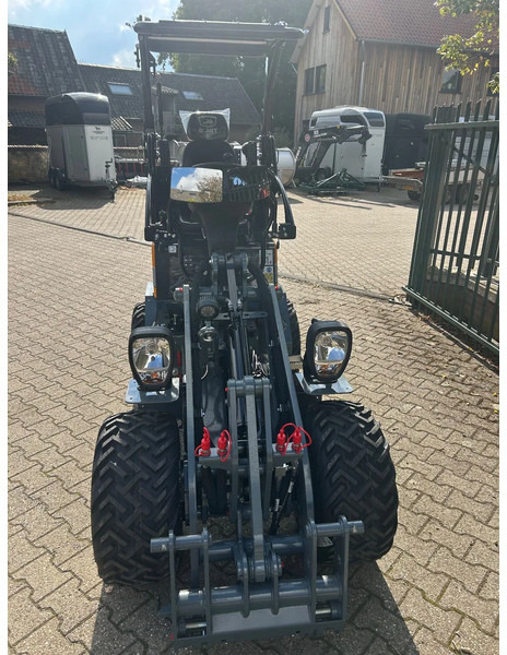 Giant G1500L X-tra - Nakladač: obrázok 3 Giant G1500L X-tra - Nakladač: obrázok 3