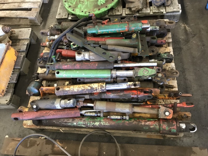 Grote partij hydraulische cilinders - Hydraulický valec pre Poľnohospodárske stroje: obrázok 5 Grote partij hydraulische cilinders - Hydraulický valec pre Poľnohospodárske stroje: obrázok 5