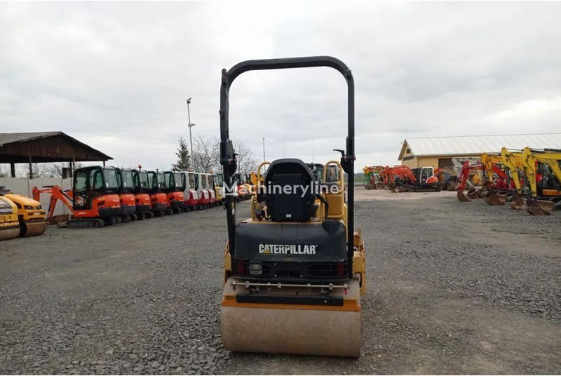Caterpillar CB -224 Úthenger - Valec: obrázok 3 Caterpillar CB -224 Úthenger - Valec: obrázok 3