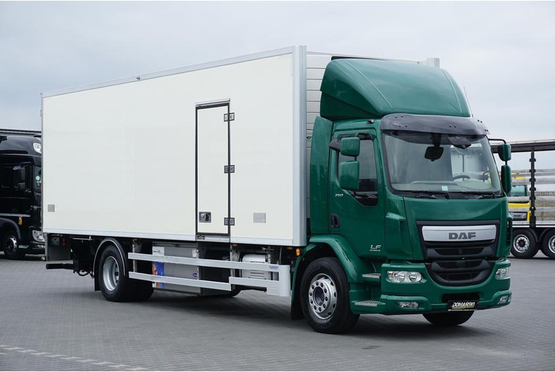 DAF LF / 250 / EURO 6 / CHŁODNIA + WINDA / MULTITEMPERATURA - Chladirenské nákladné vozidlo: obrázok 1 DAF LF / 250 / EURO 6 / CHŁODNIA + WINDA / MULTITEMPERATURA - Chladirenské nákladné vozidlo: obrázok 1