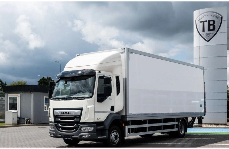 DAF LF 260 Koffer + Tail Lift - Skříňový nákladní auto: obrázok 1 DAF LF 260 Koffer + Tail Lift - Skříňový nákladní auto: obrázok 1