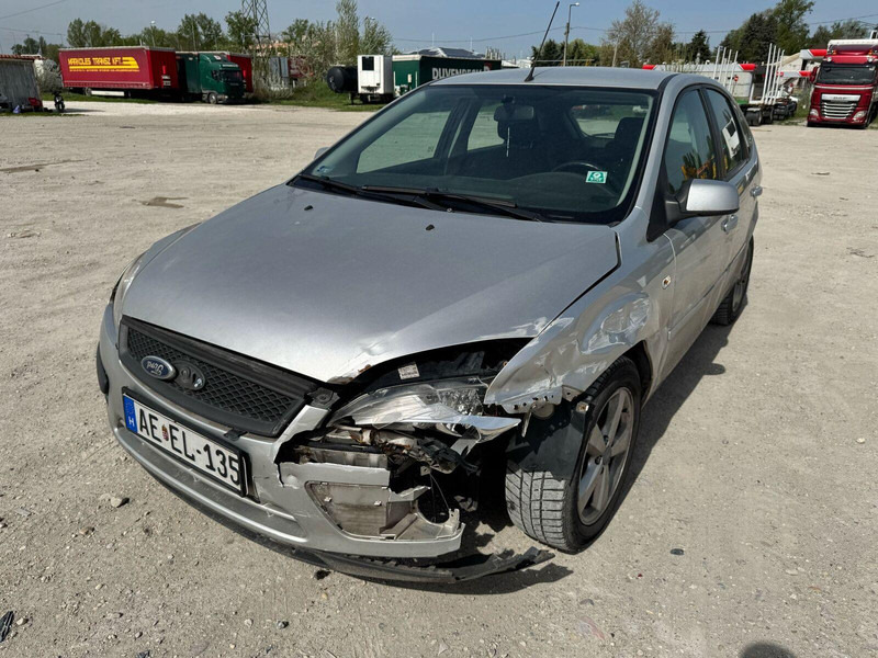 Ford Focus 1,6 i - Damaged Car - Hatchback: obrázok 1 Ford Focus 1,6 i - Damaged Car - Hatchback: obrázok 1