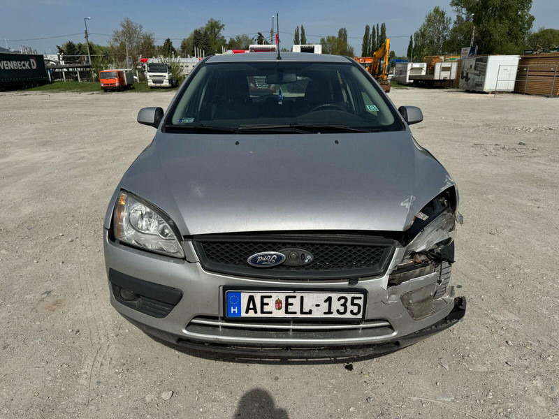 Ford Focus 1,6 i - Damaged Car - Hatchback: obrázok 3 Ford Focus 1,6 i - Damaged Car - Hatchback: obrázok 3