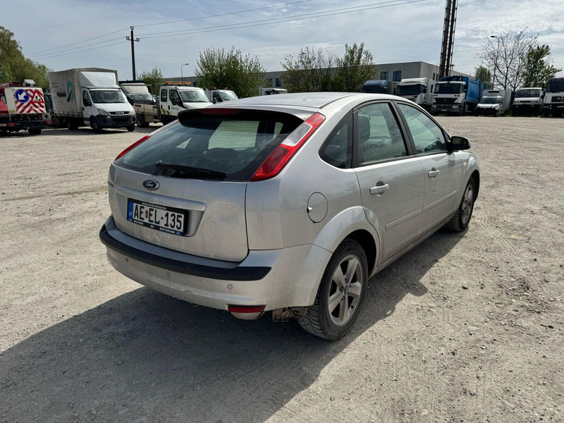 Ford Focus 1,6 i - Damaged Car - Hatchback: obrázok 5 Ford Focus 1,6 i - Damaged Car - Hatchback: obrázok 5