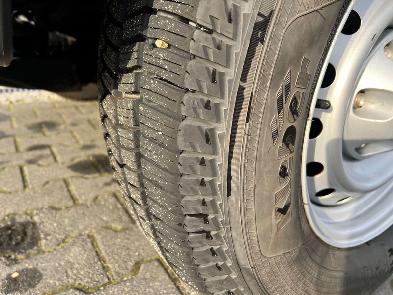 Isuzu Satellite 4X4 Kontener Chłodnia/Mroźnia + 230V ThermoKing - Chladiarenská dodávka: obrázok 5 Isuzu Satellite 4X4 Kontener Chłodnia/Mroźnia + 230V ThermoKing - Chladiarenská dodávka: obrázok 5