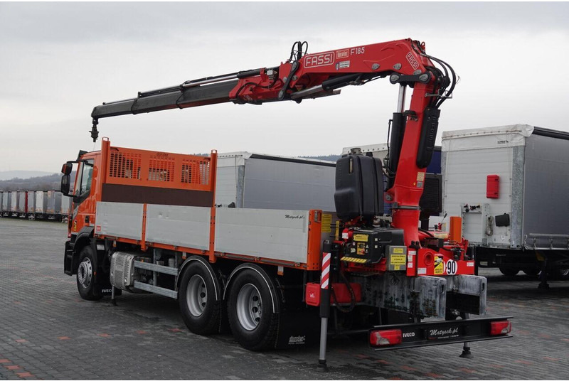 Iveco 420 - Valníkový/ Plošinový nákladný automobil, Auto s hydraulickou rukou: obrázok 4 Iveco 420 - Valníkový/ Plošinový nákladný automobil, Auto s hydraulickou rukou: obrázok 4