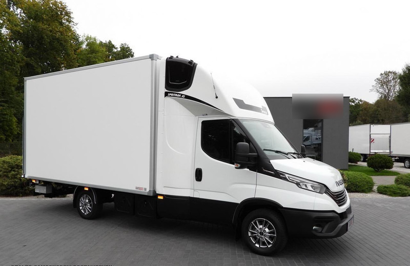 Iveco DAILY 35S18 KONTENER HI-MATIC WINDA 8 PALET TEMPOMAT NAWIGACJA L - Dodávka skriňová nadstavba: obrázok 1 Iveco DAILY 35S18 KONTENER HI-MATIC WINDA 8 PALET TEMPOMAT NAWIGACJA L - Dodávka skriňová nadstavba: obrázok 1