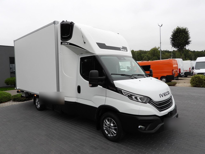 Iveco DAILY 35S18 KONTENER HI-MATIC WINDA 8 PALET TEMPOMAT NAWIGACJA L - Dodávka skriňová nadstavba: obrázok 4 Iveco DAILY 35S18 KONTENER HI-MATIC WINDA 8 PALET TEMPOMAT NAWIGACJA L - Dodávka skriňová nadstavba: obrázok 4