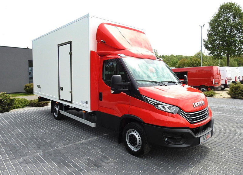 Iveco DAILY 35S18 NOWY KONTENER 10 PALET TEMPOMAT NAWIGACJA KLIMATYZAC - Dodávka skriňová nadstavba: obrázok 4 Iveco DAILY 35S18 NOWY KONTENER 10 PALET TEMPOMAT NAWIGACJA KLIMATYZAC - Dodávka skriňová nadstavba: obrázok 4