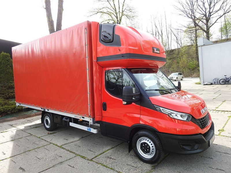 Iveco DAILY 35S18 PLANDEKA 10 PALET WEBASTO KLIMATYZACJA TEMPOMAT LEDY - Skříňový nákladní auto: obrázok 4 Iveco DAILY 35S18 PLANDEKA 10 PALET WEBASTO KLIMATYZACJA TEMPOMAT LEDY - Skříňový nákladní auto: obrázok 4