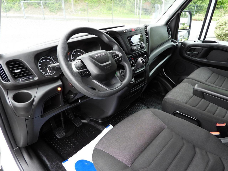 Iveco DAILY 35S18 PLANDEKA WINDA 8 PALET WEBASTO TEMPOMAT LEDY KLIMATY - Plachtová dodávka: obrázok 2 Iveco DAILY 35S18 PLANDEKA WINDA 8 PALET WEBASTO TEMPOMAT LEDY KLIMATY - Plachtová dodávka: obrázok 2