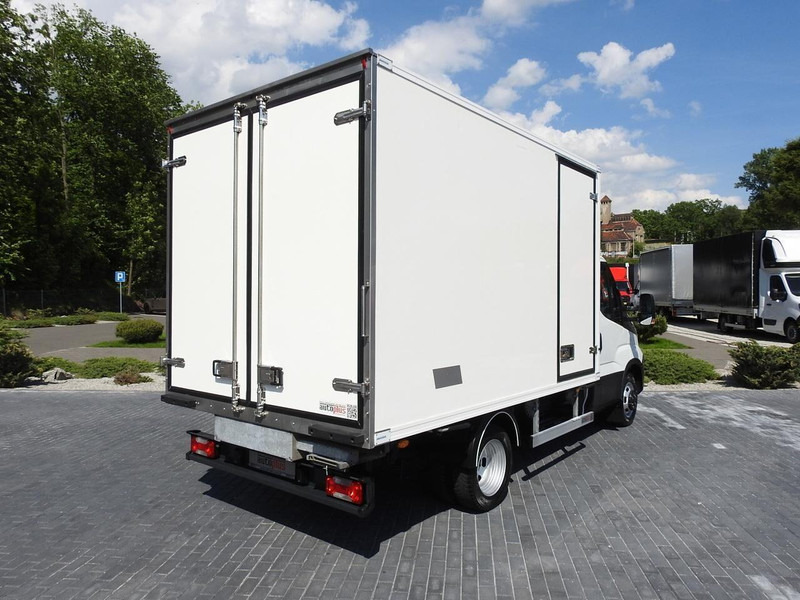 Iveco DAILY 50C15 CHŁODNIA KONTENER -5*C ZASILANIE 230V KLIMATYZACJA B - Chladirenské nákladné vozidlo: obrázok 3 Iveco DAILY 50C15 CHŁODNIA KONTENER -5*C ZASILANIE 230V KLIMATYZACJA B - Chladirenské nákladné vozidlo: obrázok 3