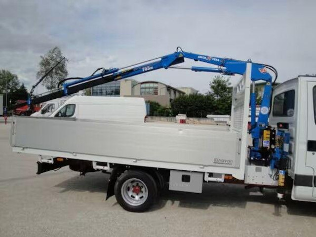 Iveco Daily 35C11 - flatbed+crane - Valníkový/ Plošinový nákladný automobil, Auto s hydraulickou rukou: obrázok 4 Iveco Daily 35C11 - flatbed+crane - Valníkový/ Plošinový nákladný automobil, Auto s hydraulickou rukou: obrázok 4