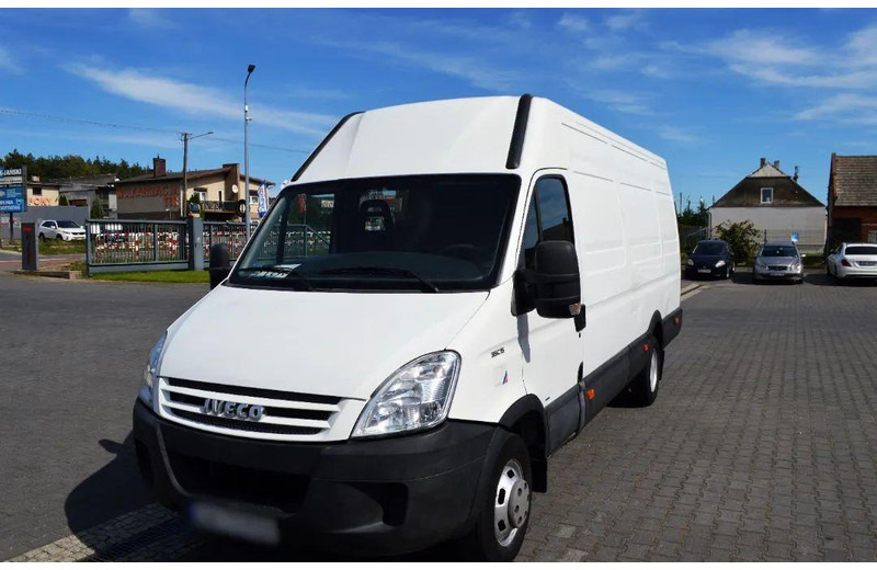 Iveco Daily 35C15 Furgon L4H3 Brygadówka 6-seater Doka Doubel Cabin - Minibus, Mikrobus: obrázok 2 Iveco Daily 35C15 Furgon L4H3 Brygadówka 6-seater Doka Doubel Cabin - Minibus, Mikrobus: obrázok 2
