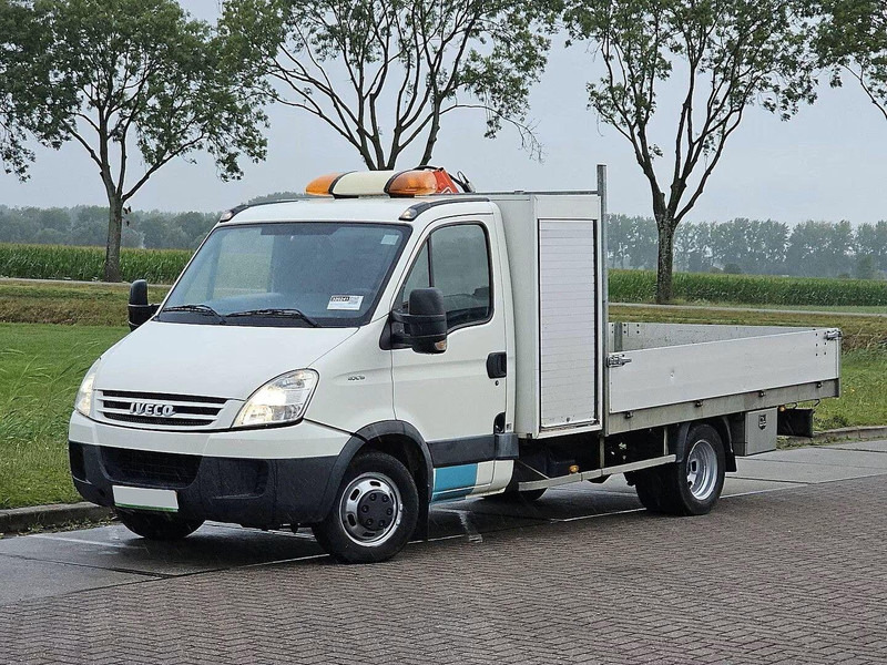 Iveco Daily 40C15 - Flatbed + crane - Valníkový/ Plošinový nákladný automobil, Auto s hydraulickou rukou: obrázok 1 Iveco Daily 40C15 - Flatbed + crane - Valníkový/ Plošinový nákladný automobil, Auto s hydraulickou rukou: obrázok 1