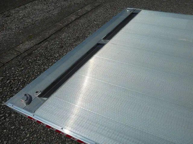 Nový Skříňový nákladní auto Iveco Daily 70C18 - Koffer+tail lift: obrázok 13 Nový Skříňový nákladní auto Iveco Daily 70C18 - Koffer+tail lift: obrázok 13